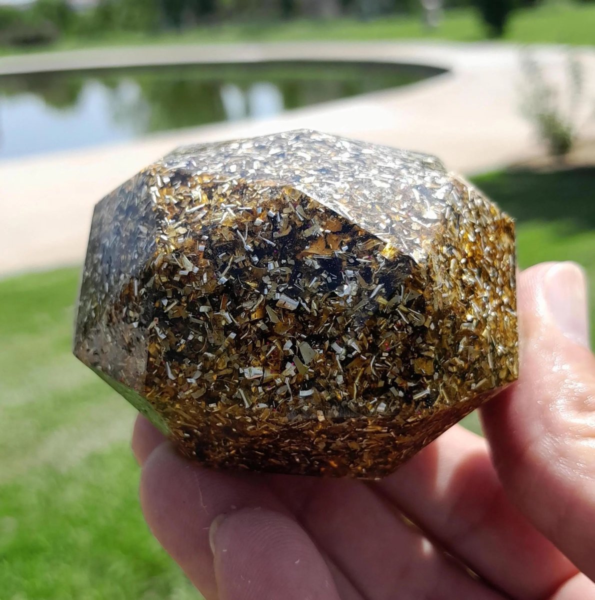 Domo de Orgonita Marrón - Tamaño Mediano - Mundo Orgon