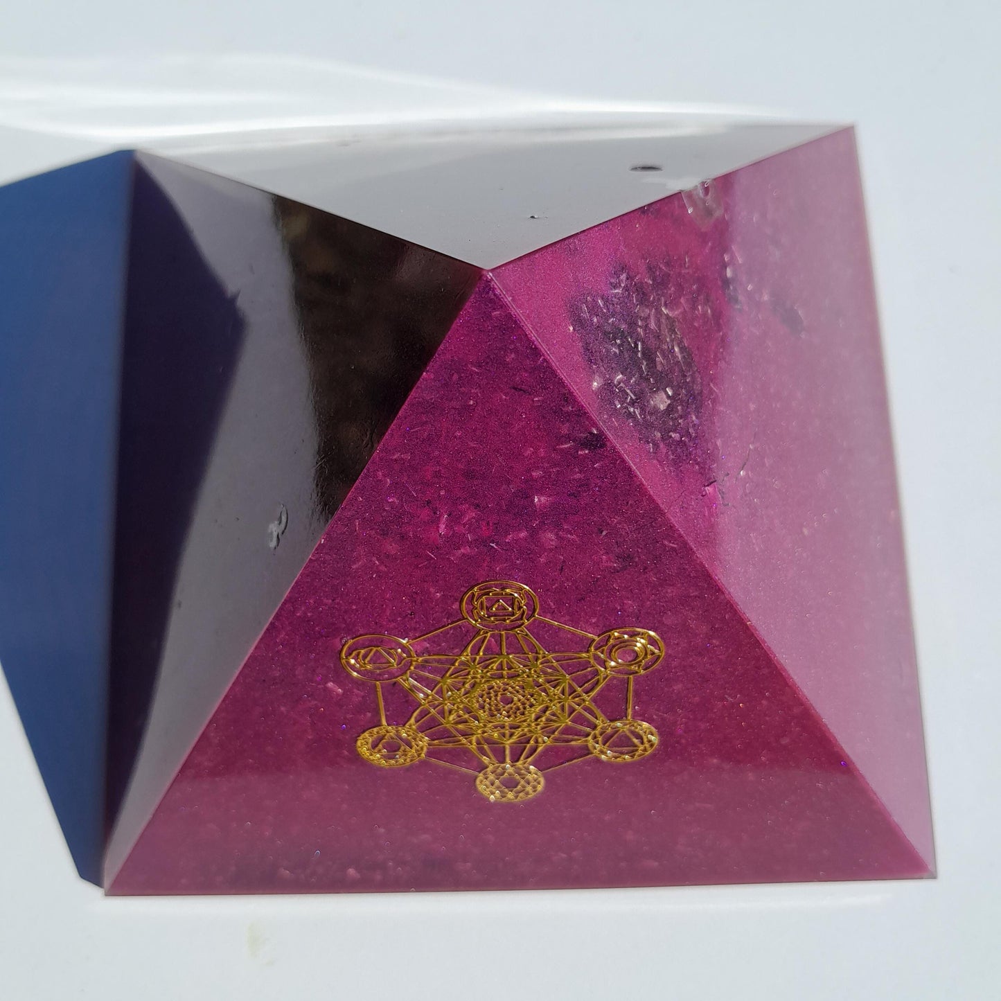 Pirámide Orgonita Cubo de Metatron Violeta - 120mm de Base- Orgone Pyramid