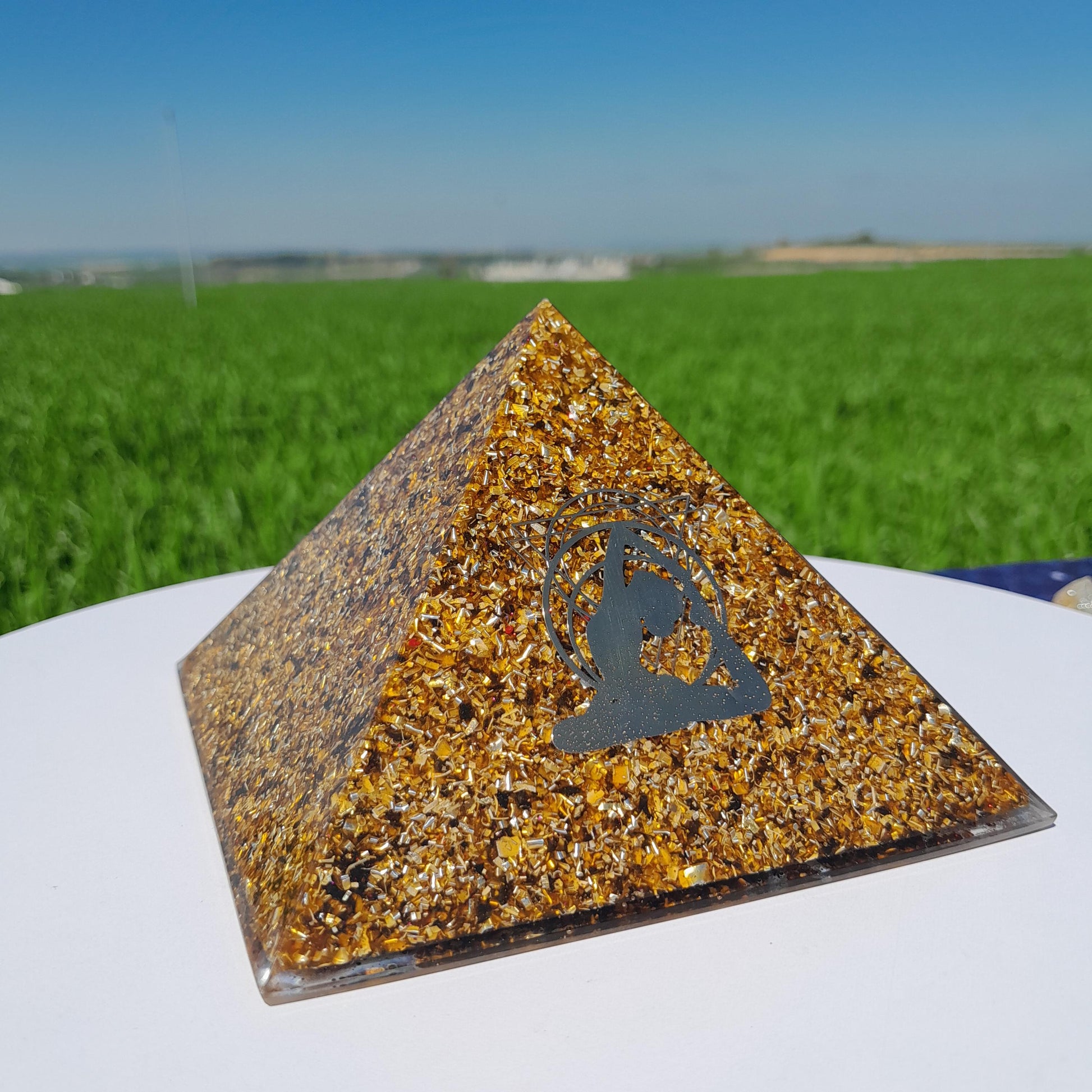 Pirámide Orgonita Yoga Marrón- 120mm de Base- Orgone Pyramid