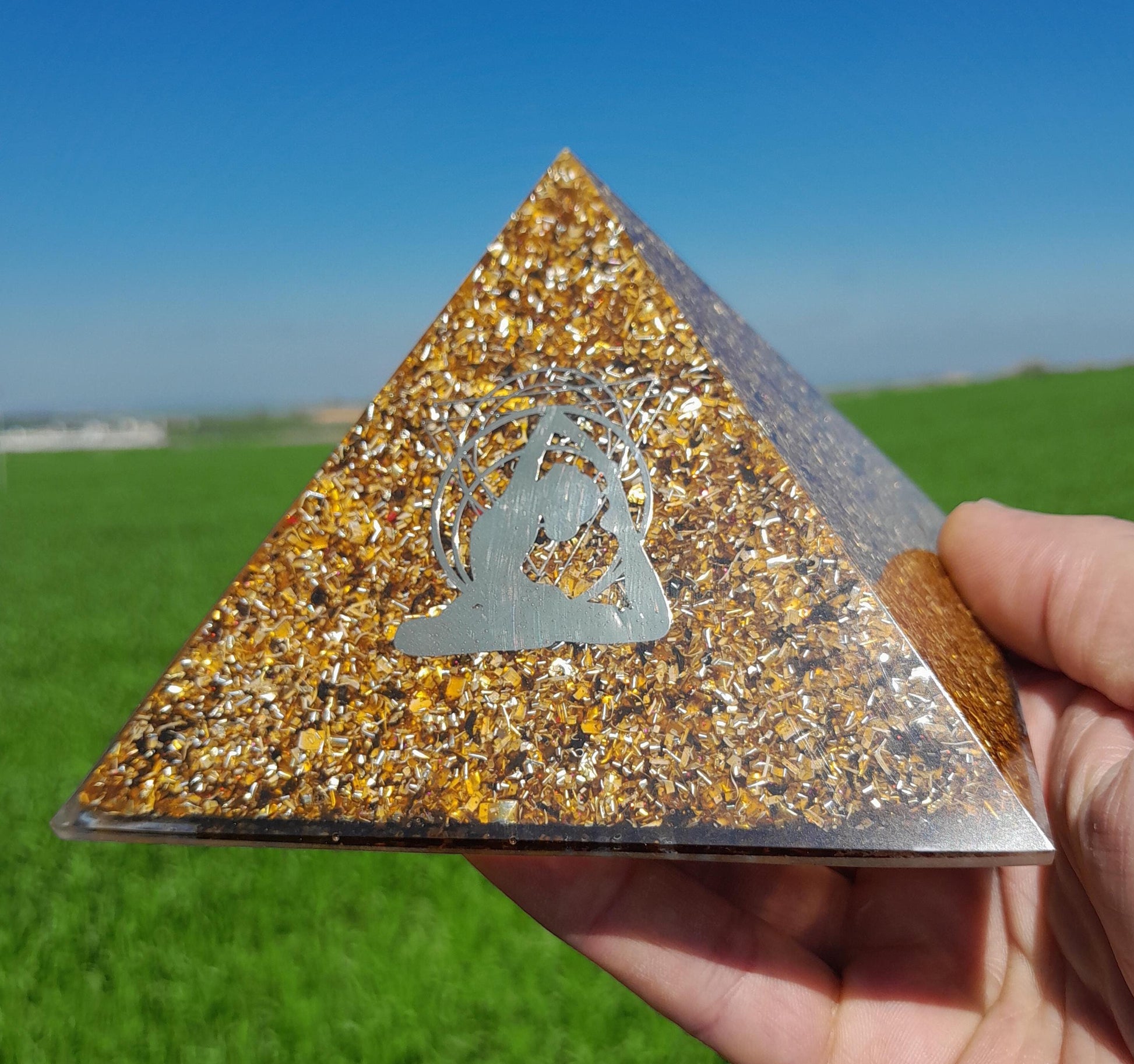 Pirámide Orgonita Yoga Marrón- 120mm de Base- Orgone Pyramid