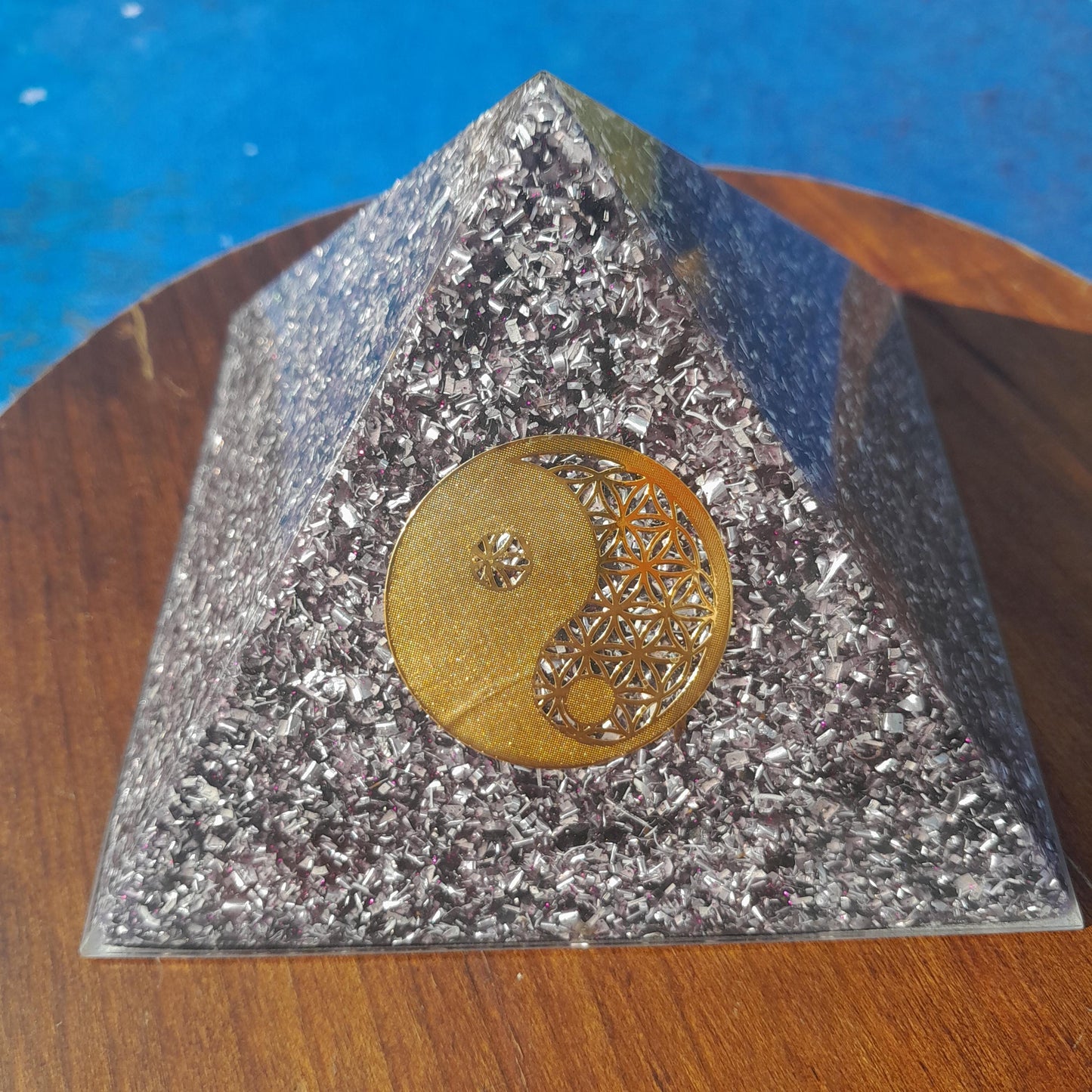 Pirámide Orgonita Yin Yang Violeta- 120mm de Base- Orgone Pyramid