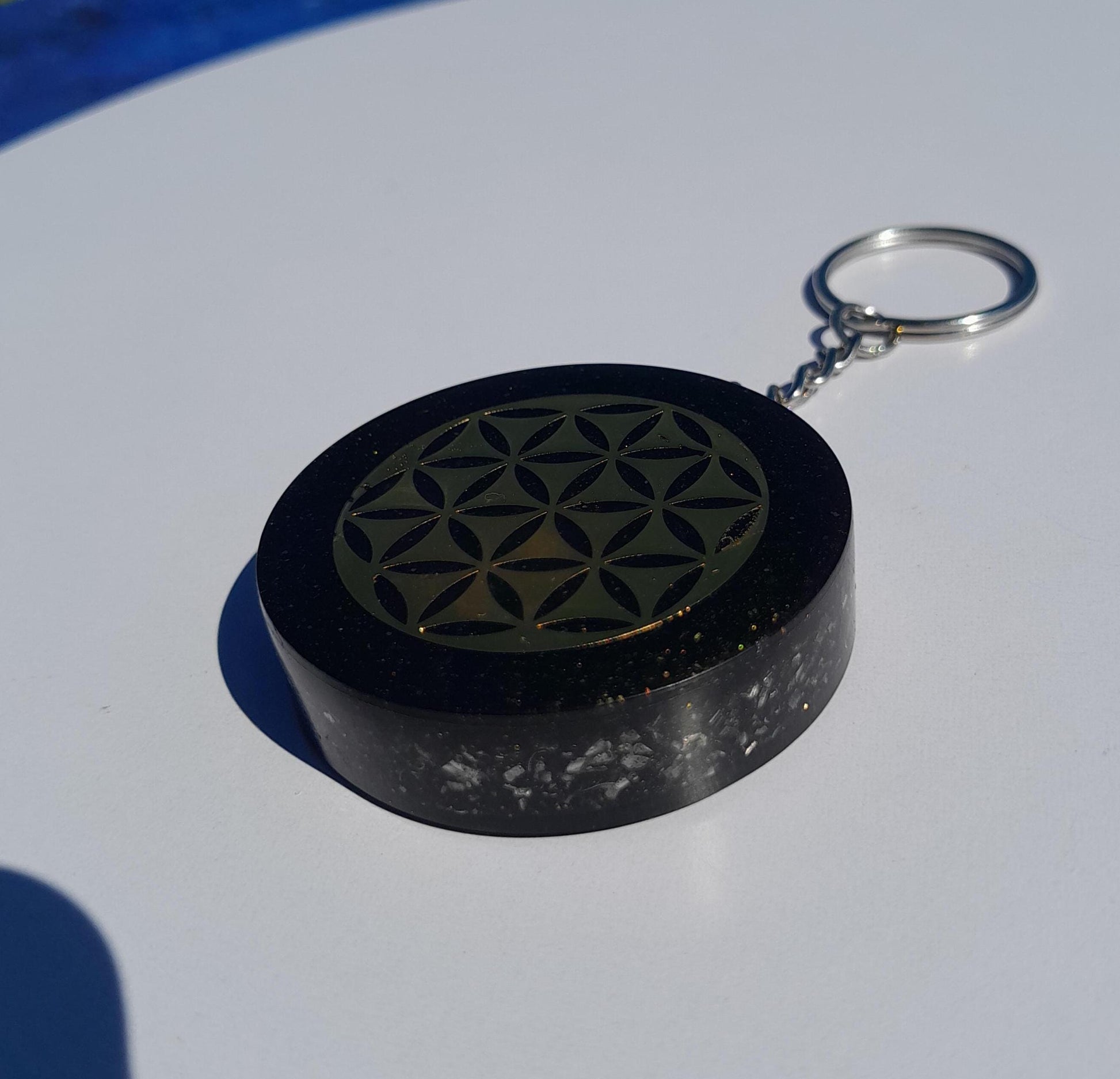 Llavero Orgonita Flor de la Vida con Shunguita- Protector 5G- Orgone Energy