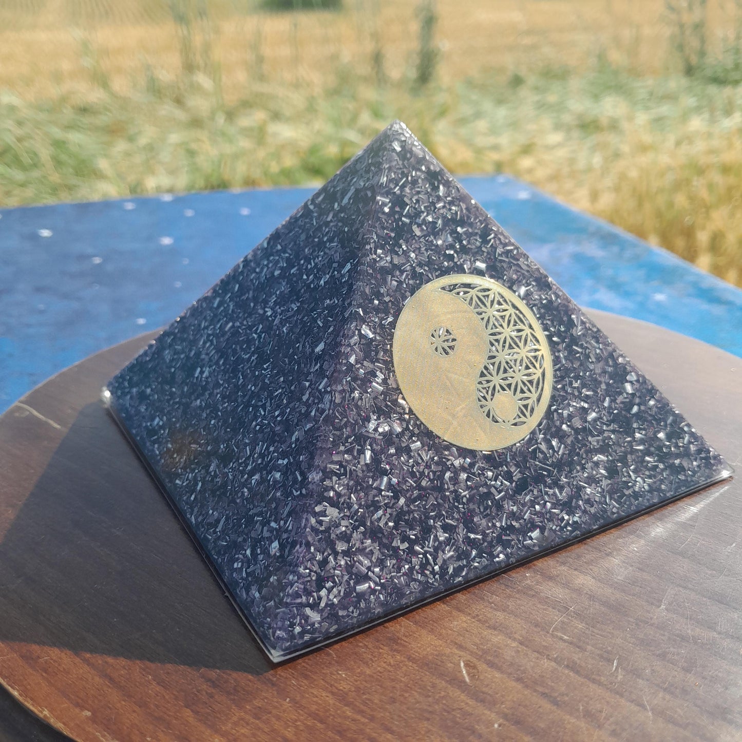 Pirámide Orgonita Yin Yang Violeta- 120mm de Base- Orgone Pyramid