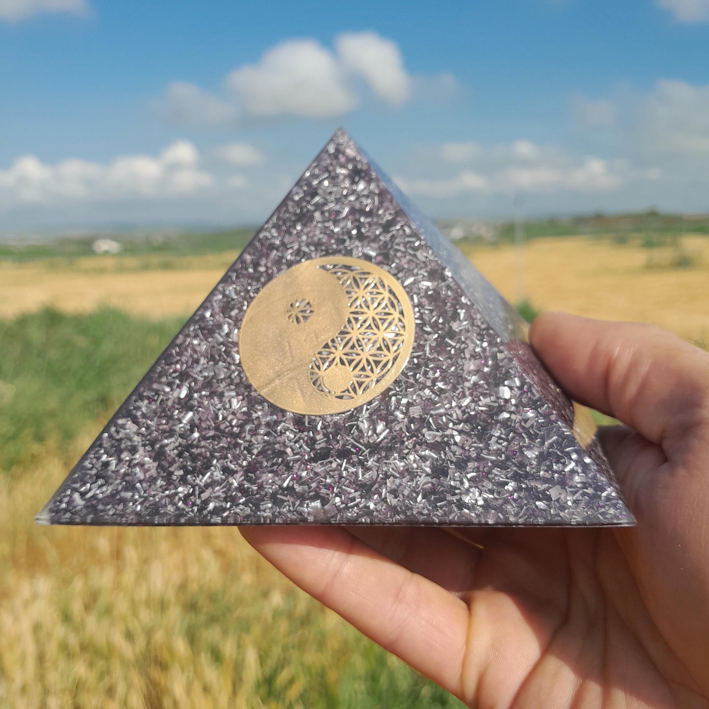 Pirámide Orgonita Yin Yang Violeta- 120mm de Base- Orgone Pyramid
