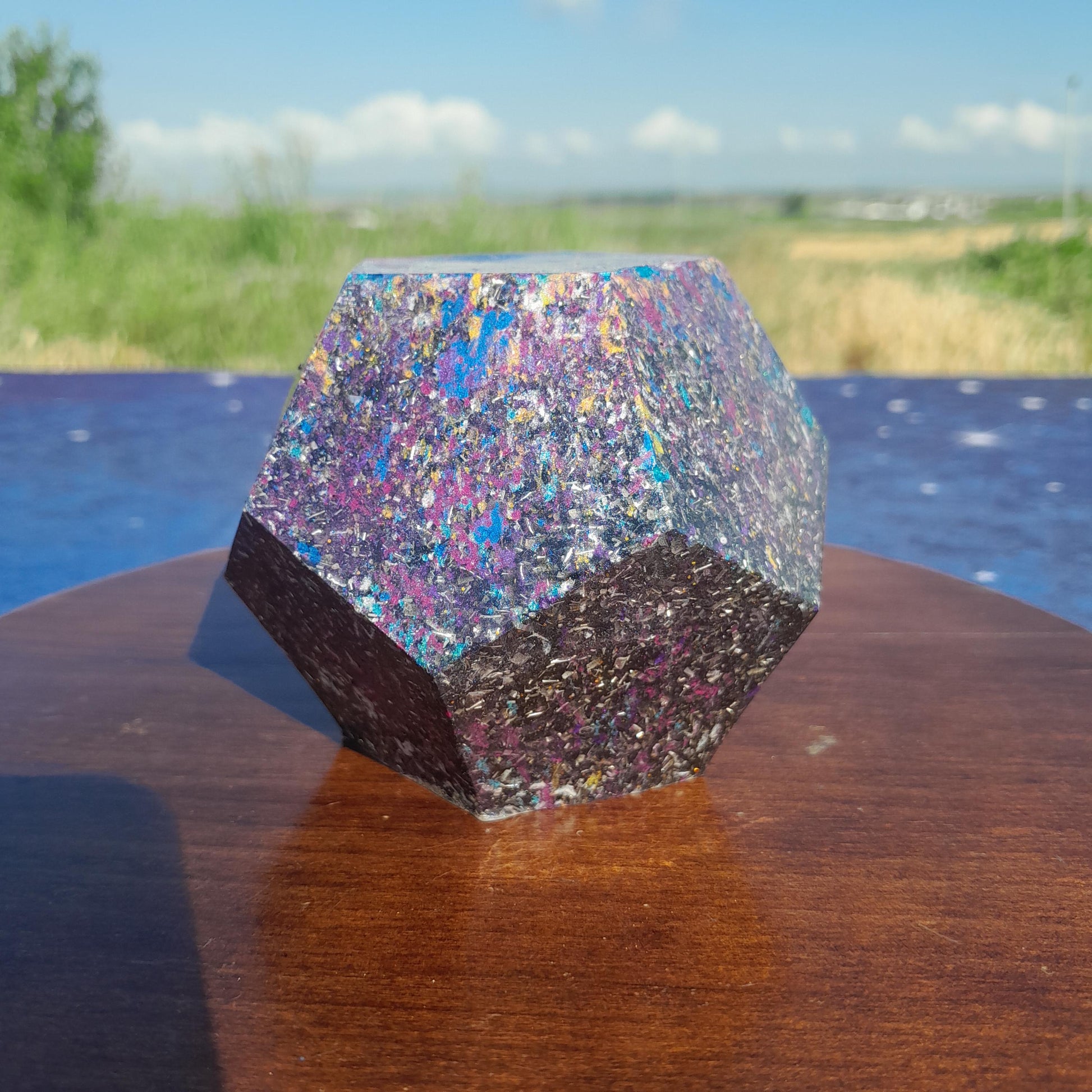 Dodecaedro de Orgonita Multicolor con Shunguita- Orgone Energy