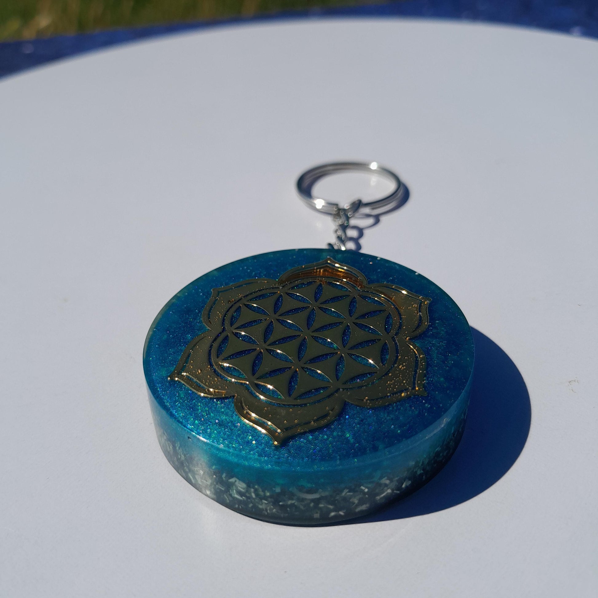 Llavero Orgonita Flor de la Vida con Flor de Loto Azul con Shunguita- Orgonite Keychain