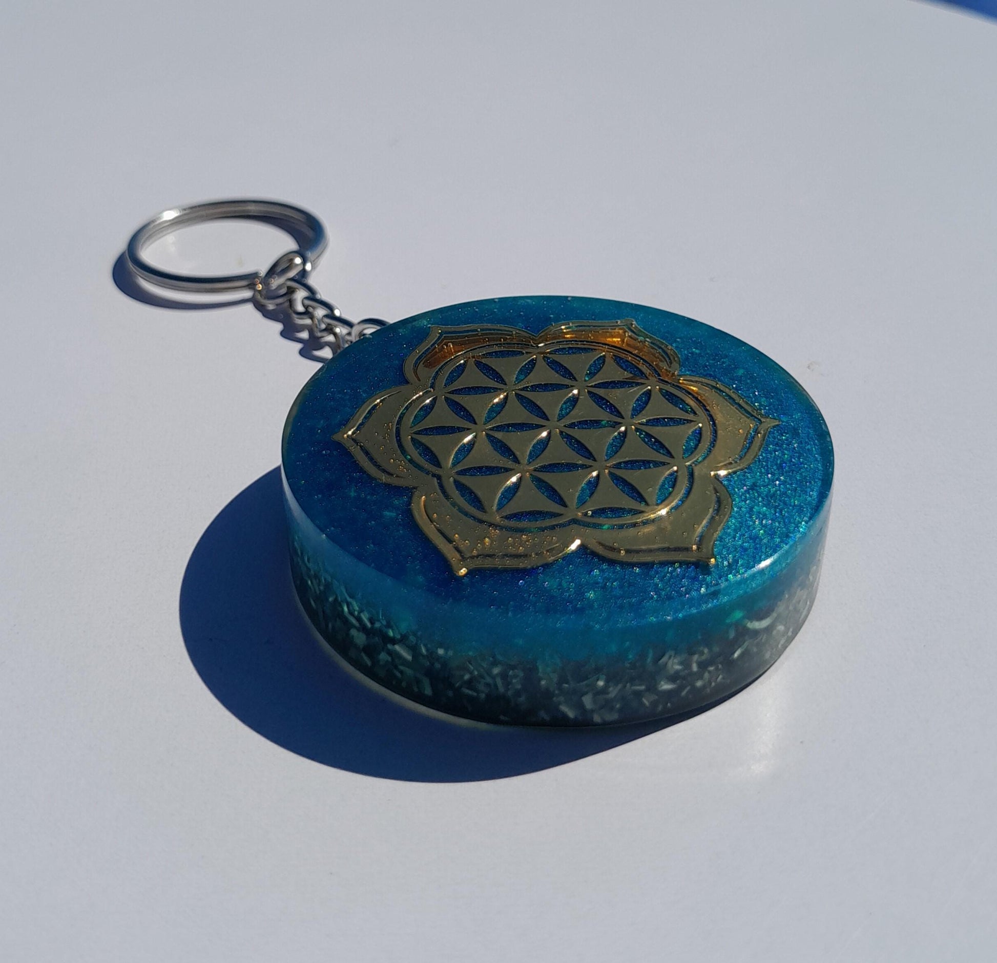 Llavero Orgonita Flor de la Vida con Flor de Loto Azul con Shunguita- Orgonite Keychain