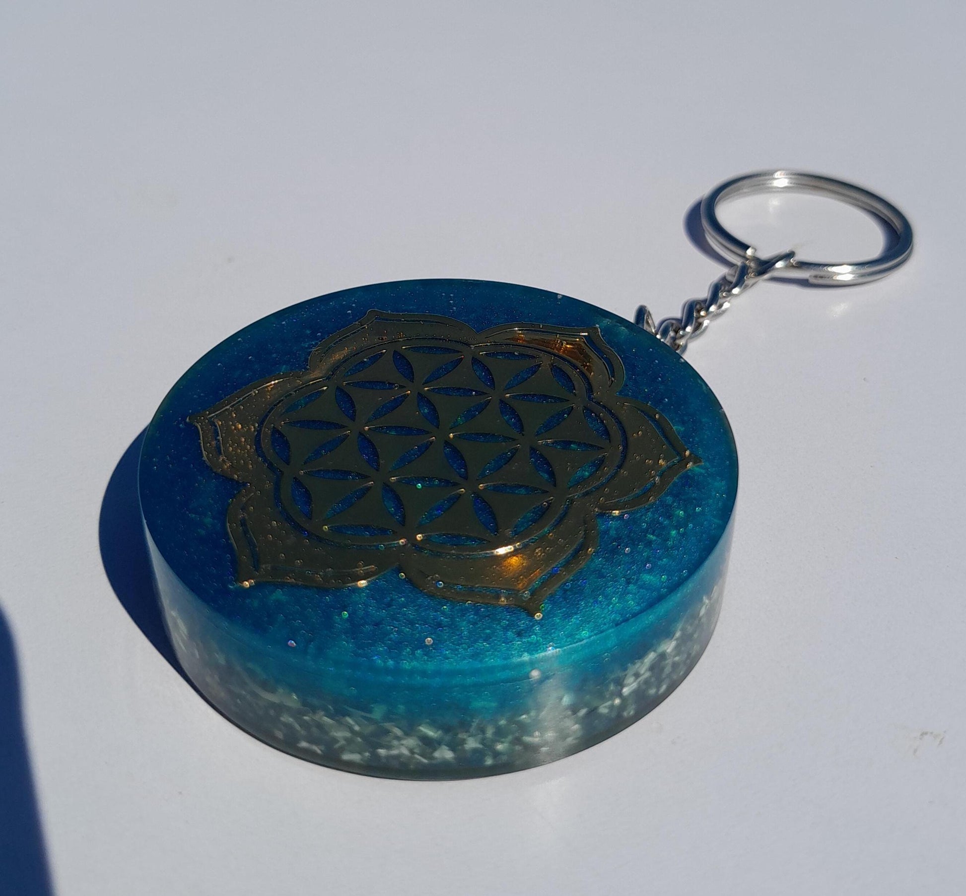 Llavero Orgonita Flor de la Vida con Flor de Loto Azul con Shunguita- Orgonite Keychain