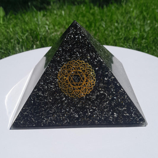 Pirámide Orgonita Estrella de 6 Puntas- 120mm Base- Energía Positiva, Protección y Decoración Espiritual