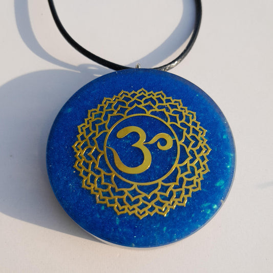 Colgante Orgonita OM con Shungita Azul | Protección 5G, EMF, Energía Orgone, Hecho a Mano