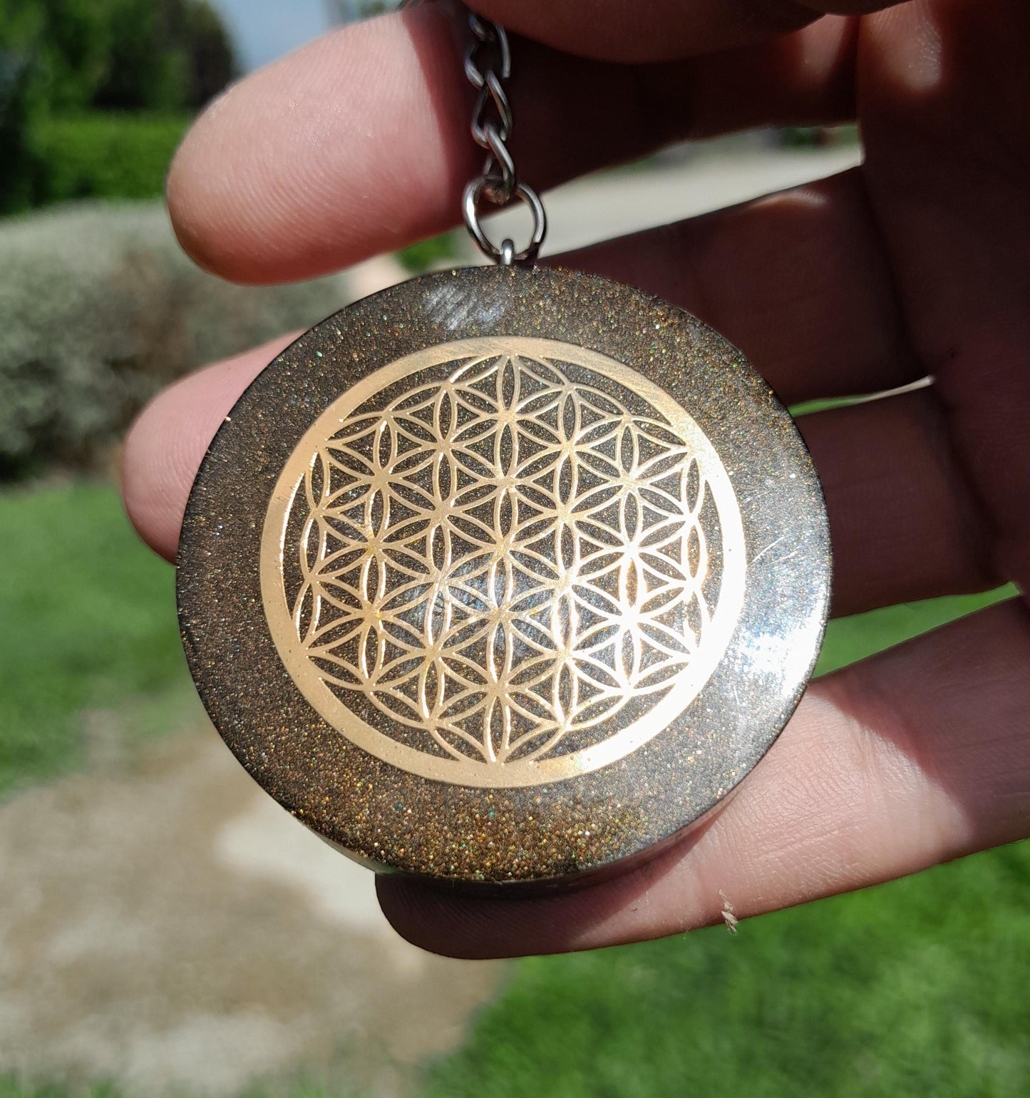 Llavero Orgonita Flor de la Vida Marrón con Shunguita - Protector Energético 5G, Amuleto Espiritual
