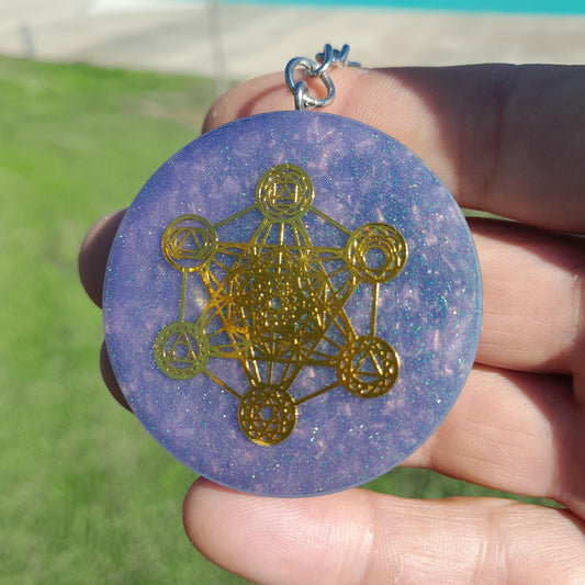 Llavero Orgonita Violeta Cubo de Metatron con Shunguita - Orgone Keychain, Amuleto Espiritual para Equilibrio y Energía