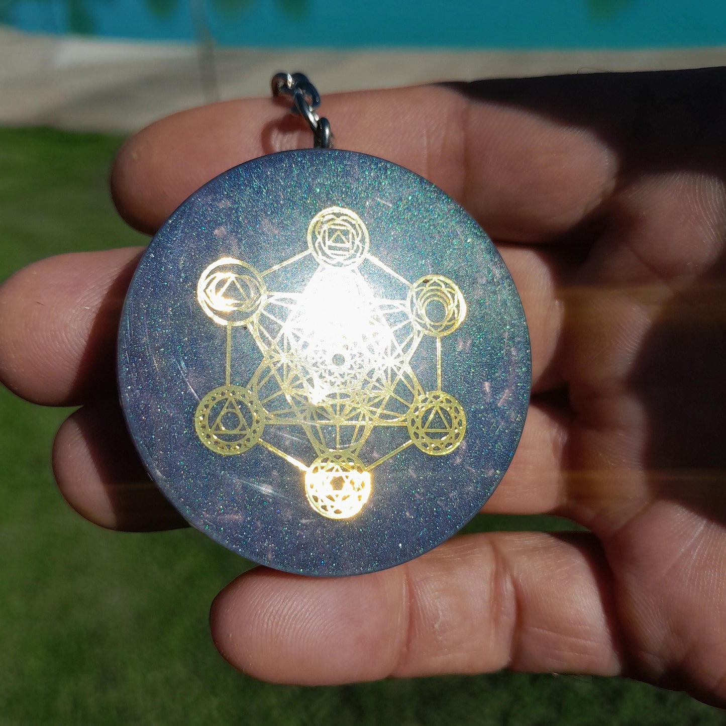Llavero Orgonita Violeta Cubo de Metatron con Shunguita - Orgone Keychain, Amuleto Espiritual para Equilibrio y Energía