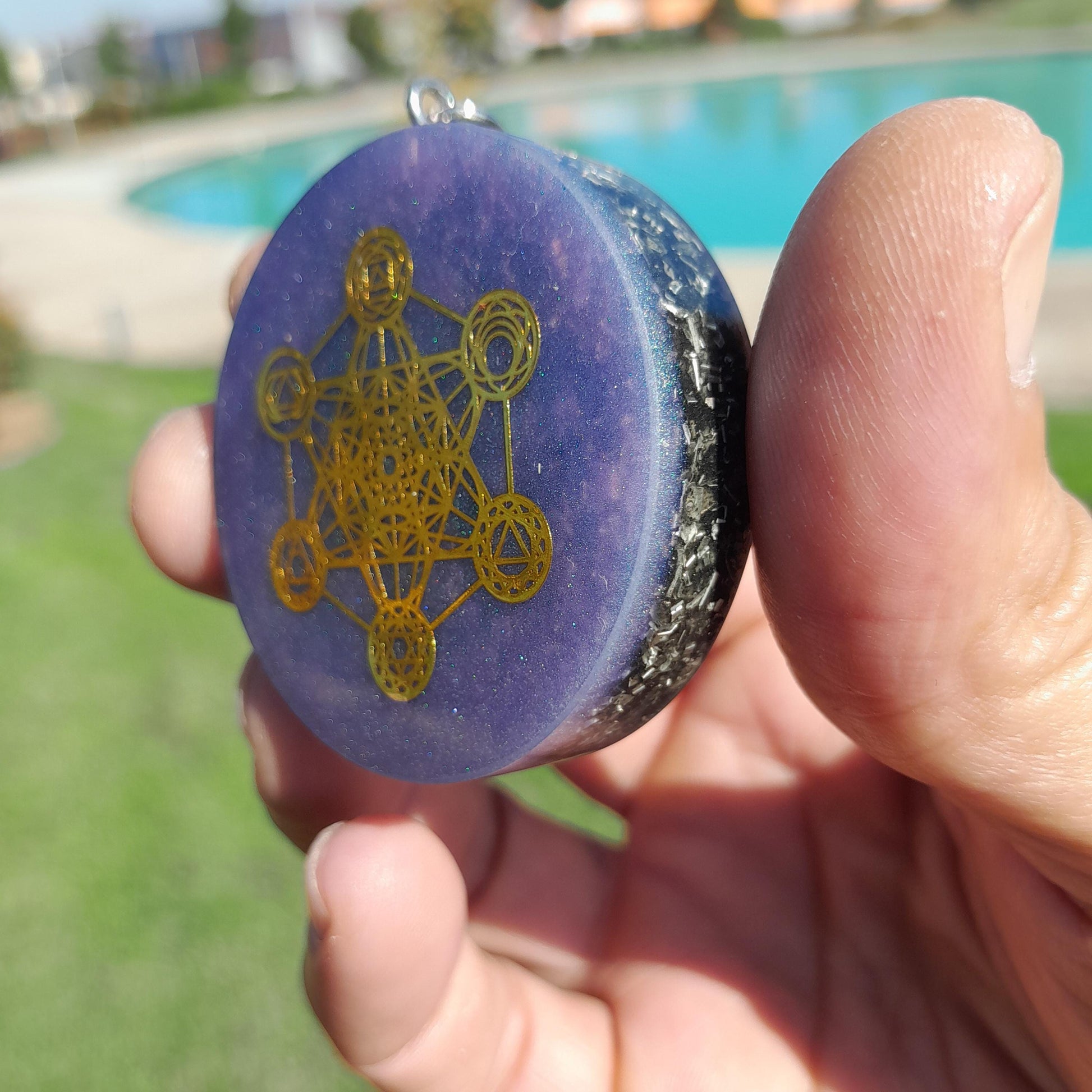 Llavero Orgonita Violeta Cubo de Metatron con Shunguita - Orgone Keychain, Amuleto Espiritual para Equilibrio y Energía