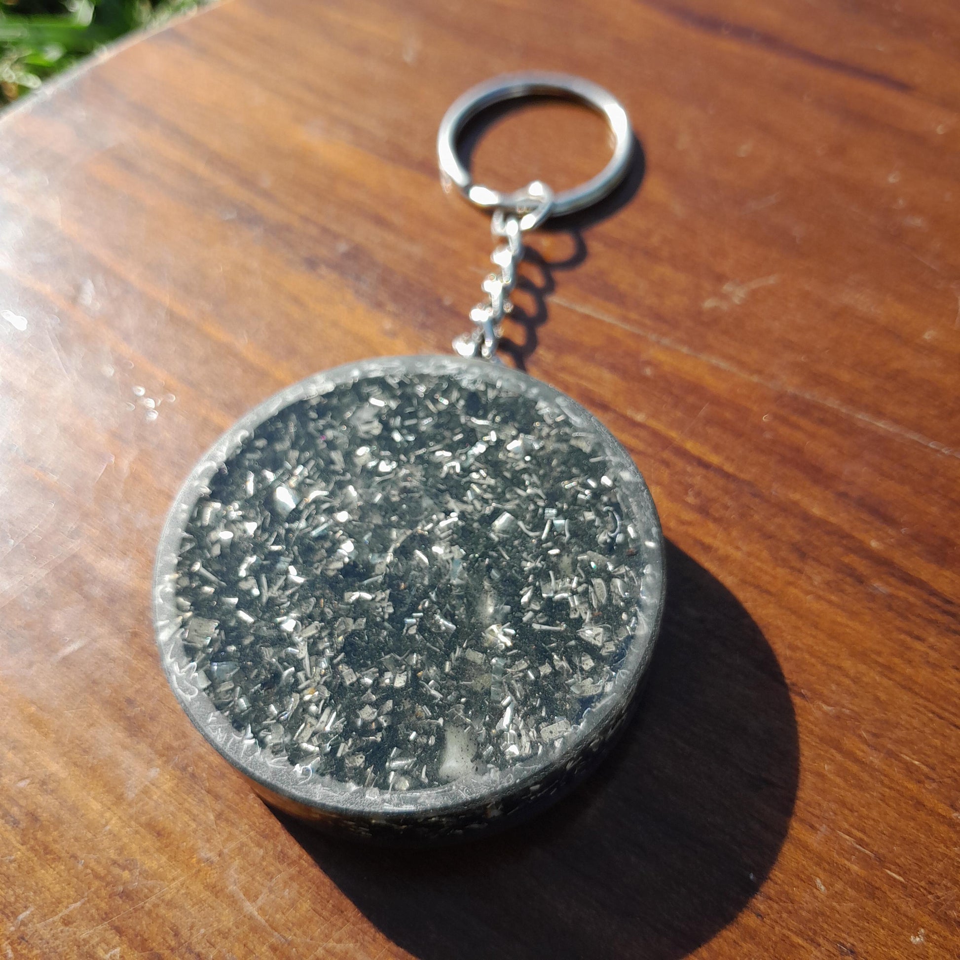 Llavero Orgonita Violeta Cubo de Metatron con Shunguita - Orgone Keychain, Amuleto Espiritual para Equilibrio y Energía
