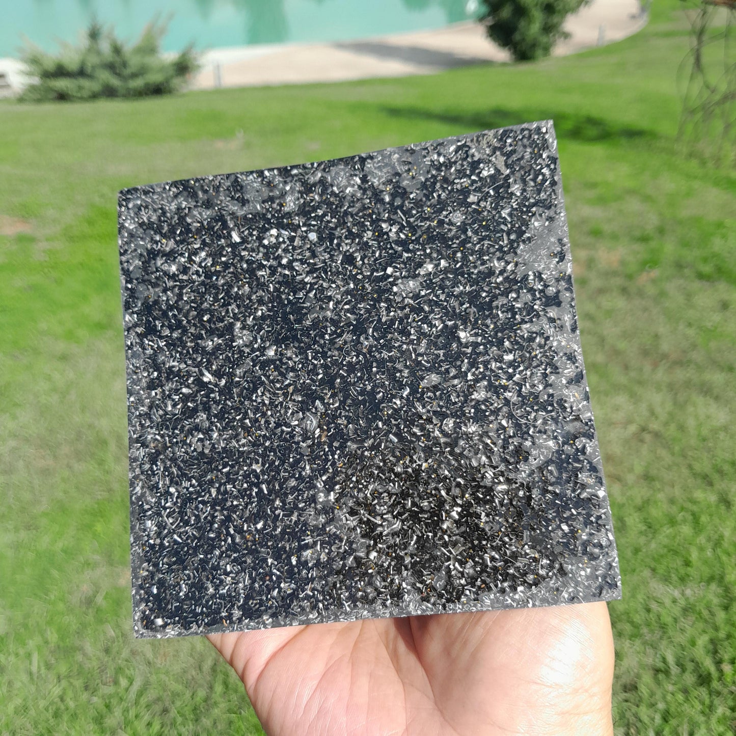 Pirámide Orgonita Basica con Shungita - 120mm Base- Energía Positiva, Protección y Decoración Espiritual