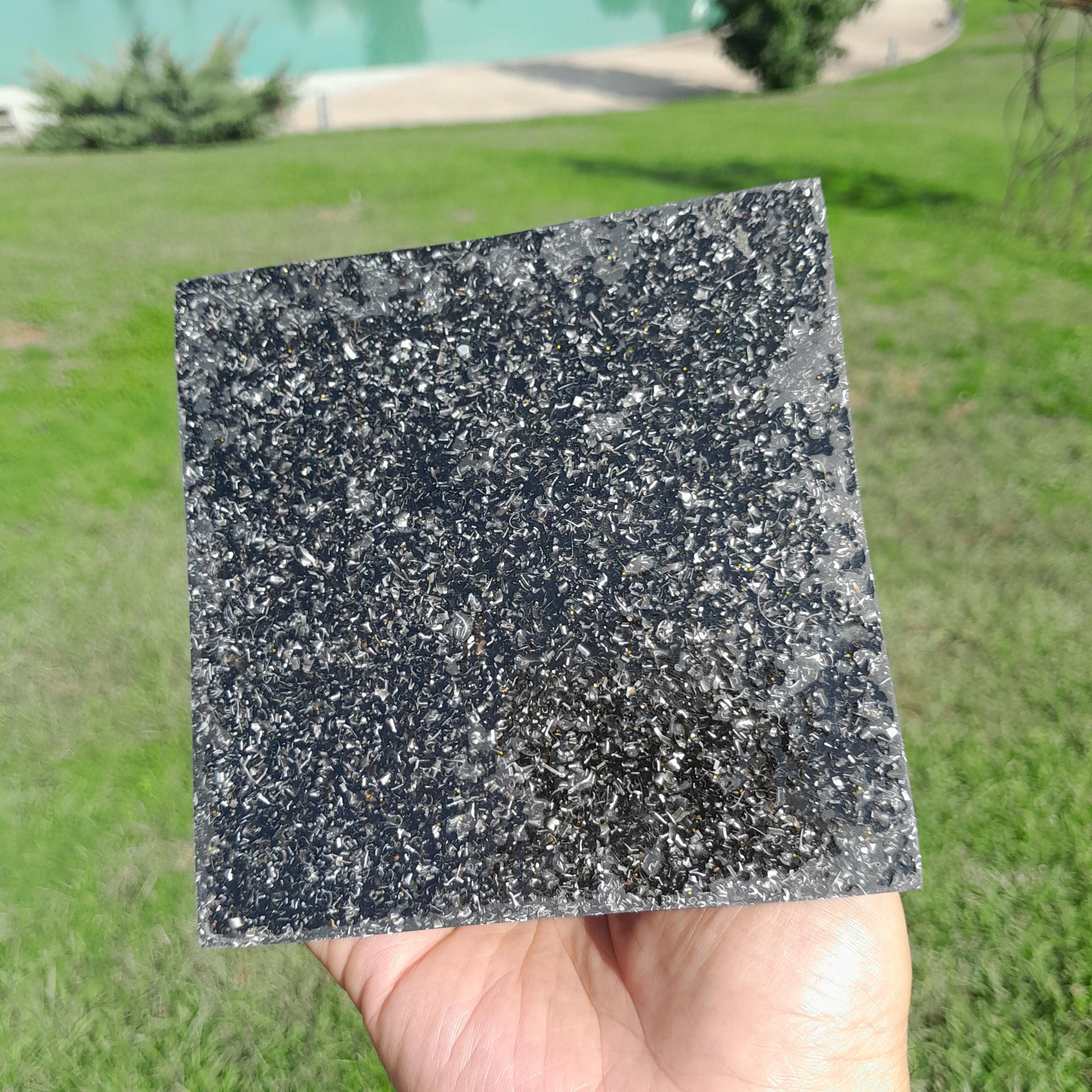 Pirámide Orgonita Basica con Shungita - 120mm Base- Energía Positiva, Protección y Decoración Espiritual