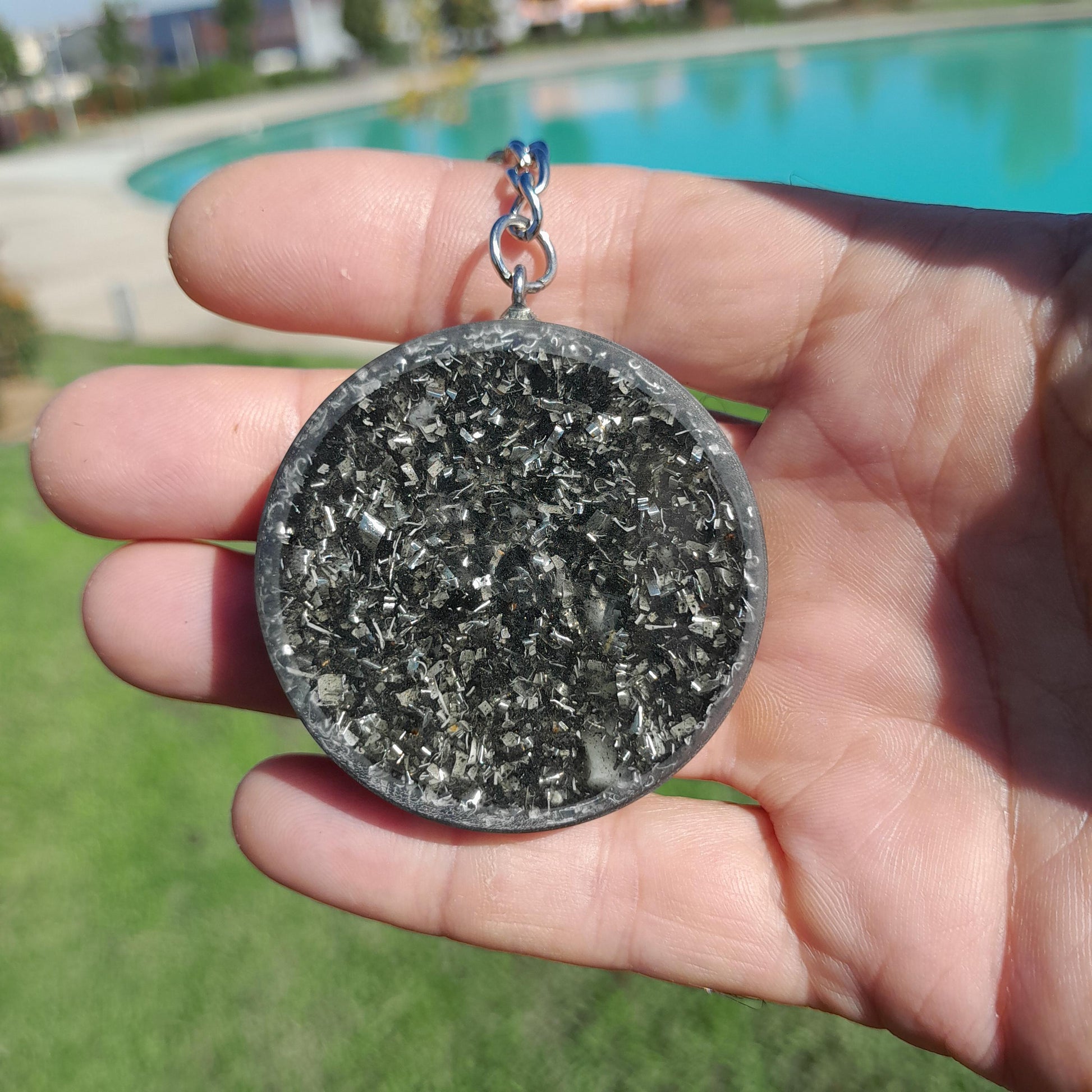 Llavero Orgonita Violeta Cubo de Metatron con Shunguita - Orgone Keychain, Amuleto Espiritual para Equilibrio y Energía