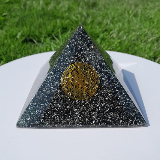 Pirámide Orgonita Flor de la Vida con Shungita- 120mm Base- Energía Positiva, Protección y Decoración Espiritual