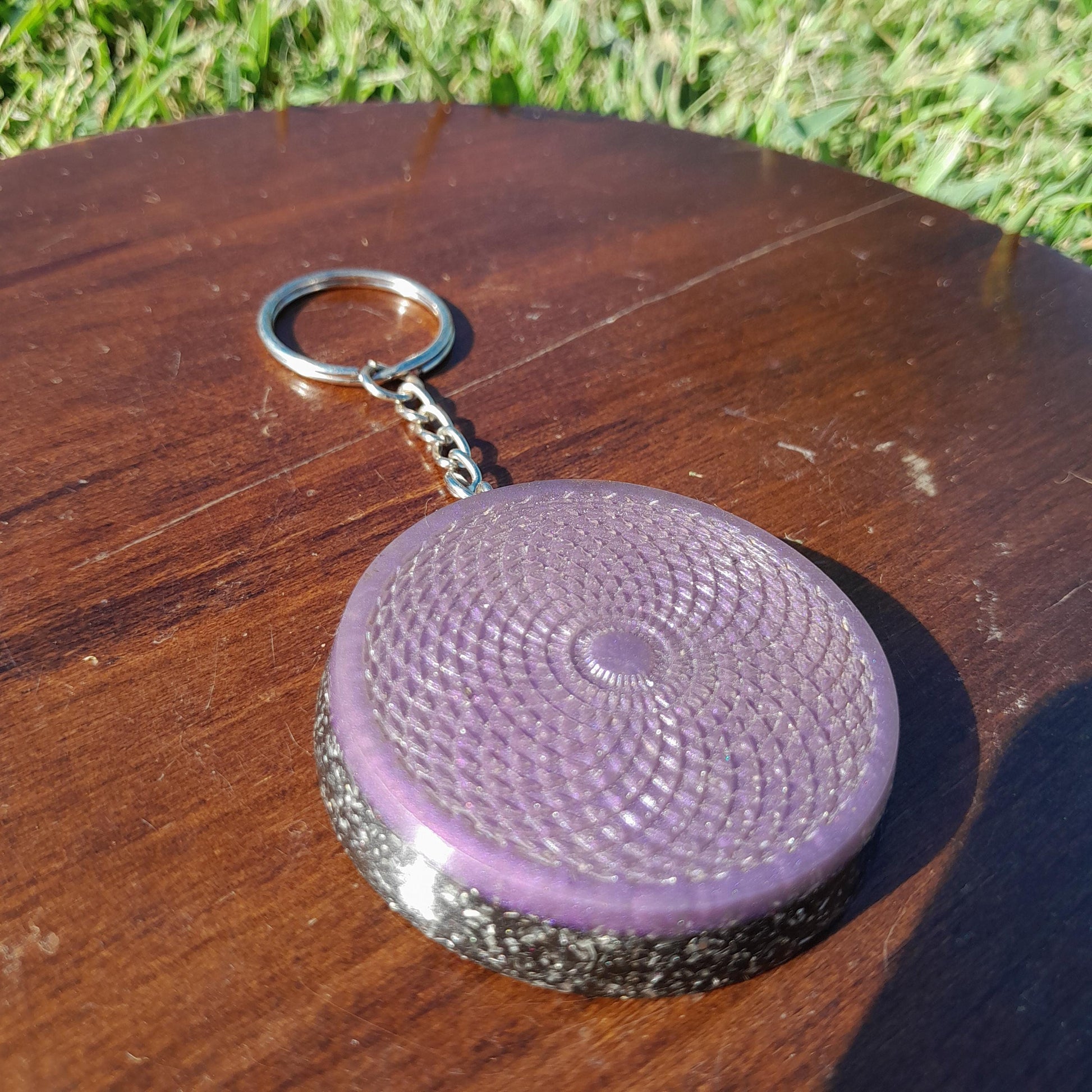 Llavero Orgonita Torus con Shunguita - Protector Energético 5G, Amuleto Espiritual Energético