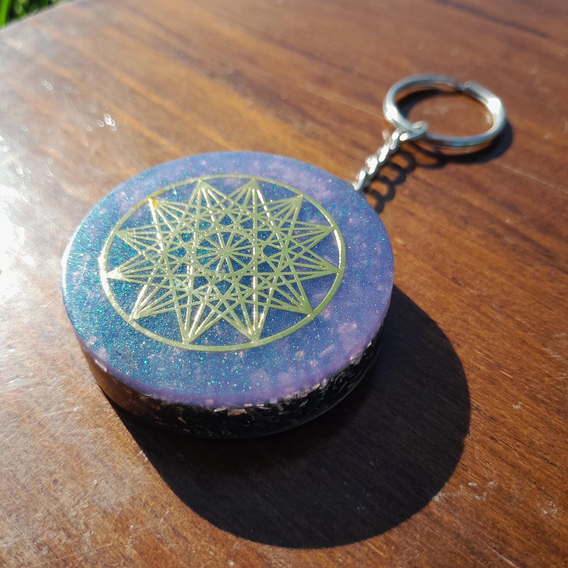 Llavero Orgonita Estrella de 12 Puntas Violeta con Shungita - Protector Energético 5G, Amuleto Espiritual