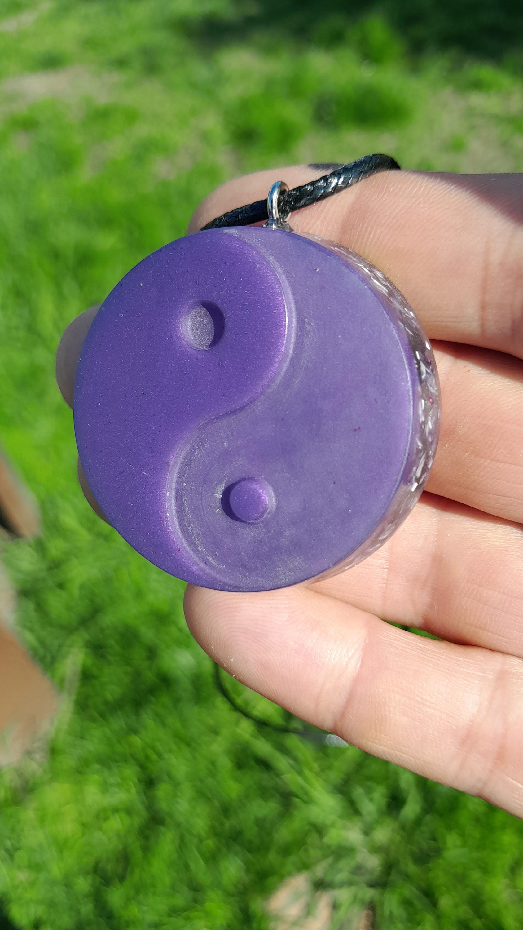 Colgante Orgonita Yin Yang Violeta| Protección 5G, EMF, Energía Orgone, Hecho a Mano
