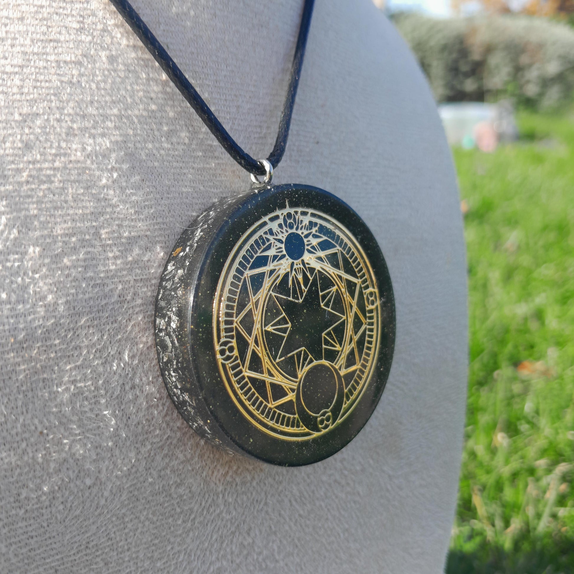 Colgante Orgonita conShungita- Protección 5G, EMF, Energía Orgone, Hecho a Mano