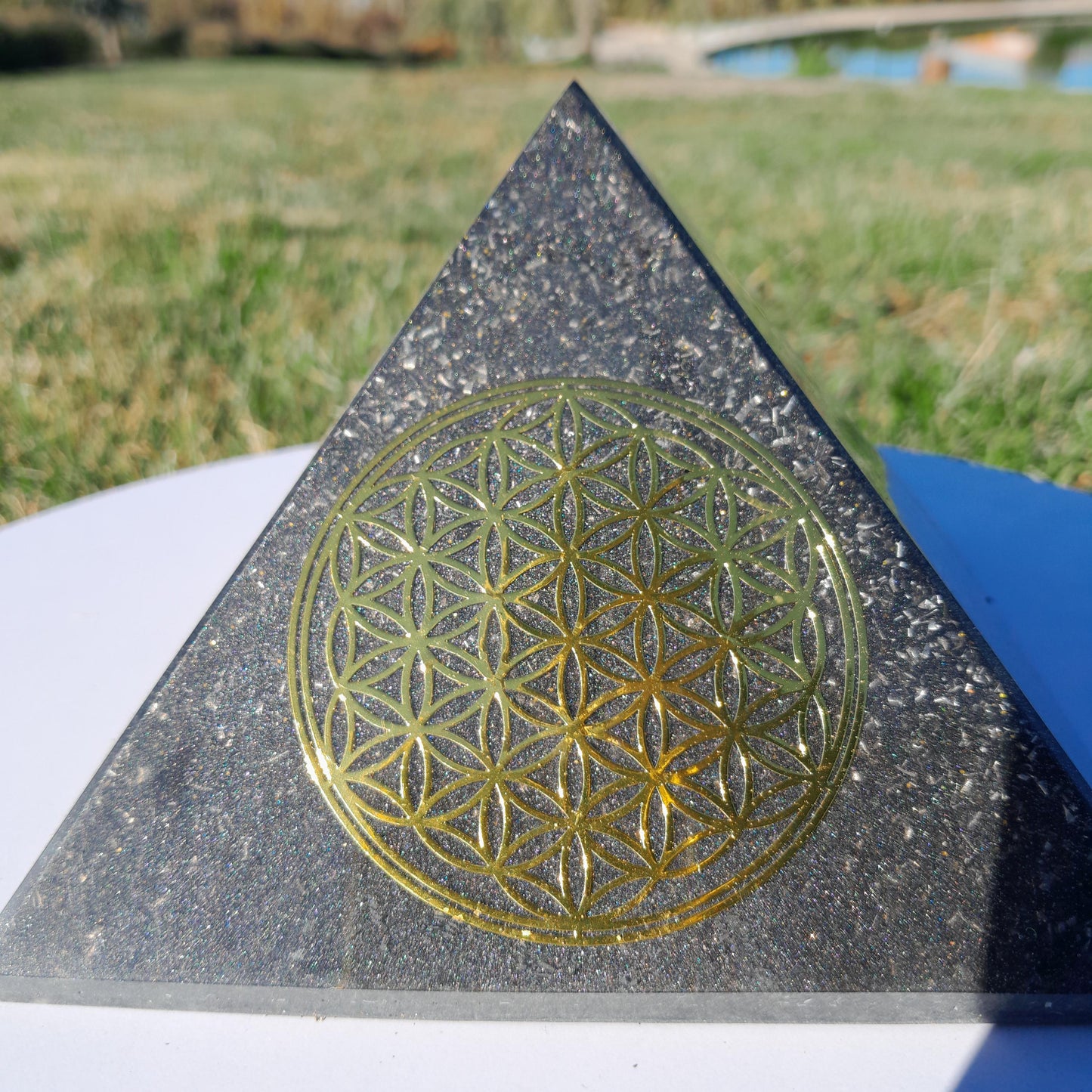 Pirámide Orgonita Flor de la Vida con Shungita- 140mm de Base- Orgone Pyramid