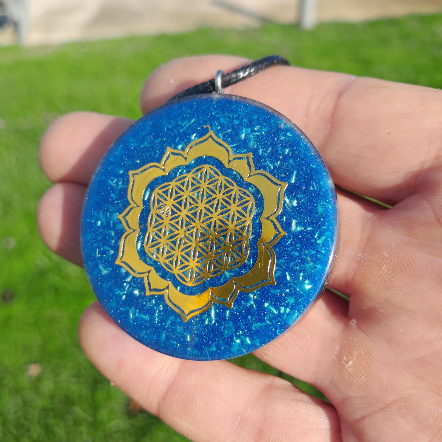 Colgante Orgonita Flor de Loto Azul | Shungita- Protección 5G, EMF, Energía Orgone, Hecho a Mano
