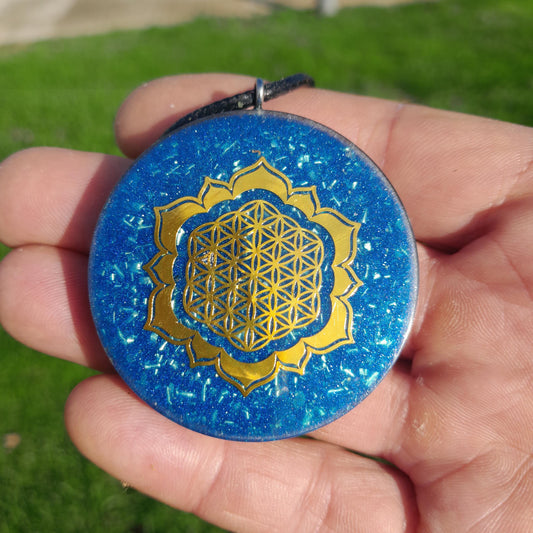 Colgante Orgonita Flor de Loto Azul | Shungita- Protección 5G, EMF, Energía Orgone, Hecho a Mano
