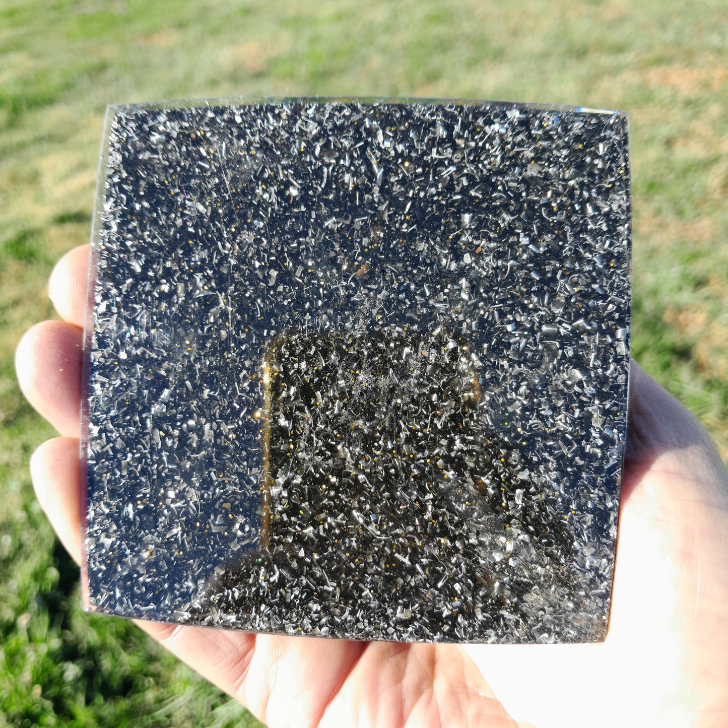 Pirámide Orgonita Cubo de Metatron con Shungit- 90mm de Base