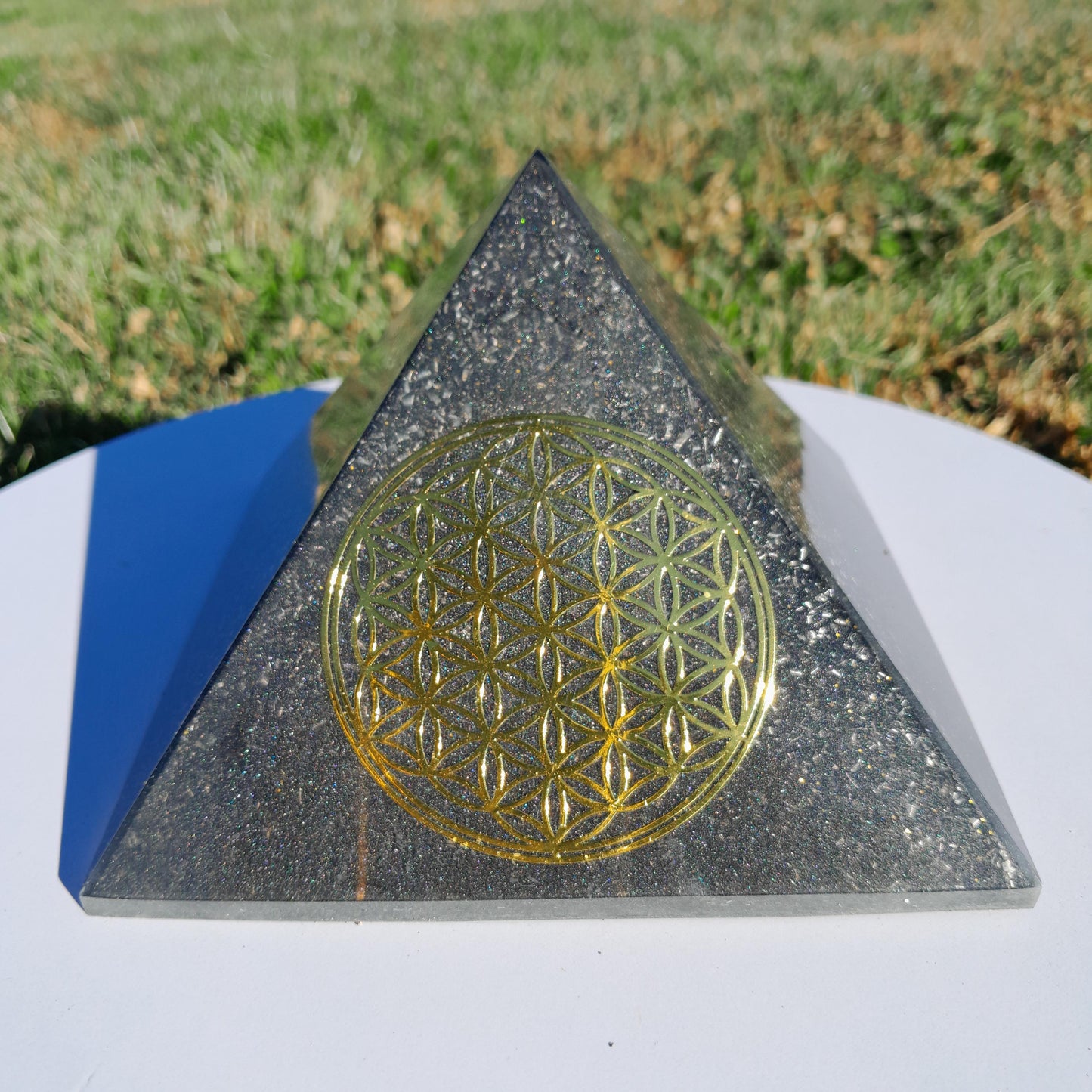 Pirámide Orgonita Flor de la Vida con Shungita- 140mm de Base- Orgone Pyramid