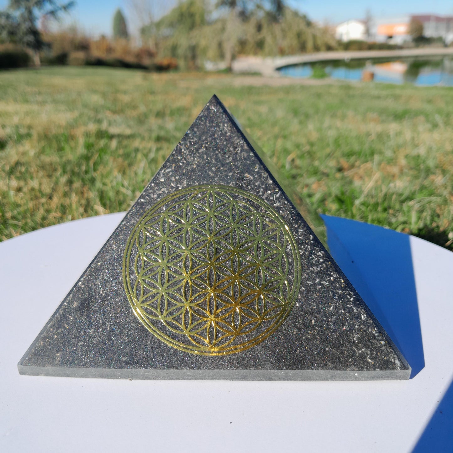 Pirámide Orgonita Flor de la Vida con Shungita- 140mm de Base- Orgone Pyramid