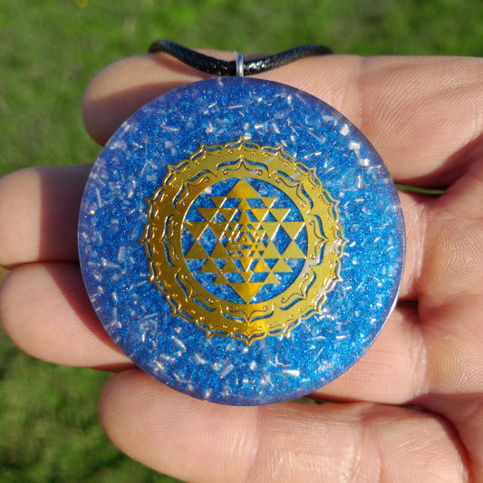 Colgante Orgonita Sri Yantra con Shungita- Protección 5G, EMF, Energía Orgone, Hecho a Mano