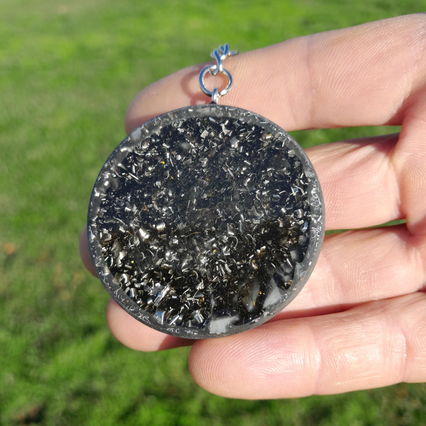 Llavero Orgonita con Flor de la Vida y Flor de Loto Azul, Shunguita- Protección Energética, Amuleto Espiritual Hecho a Mano