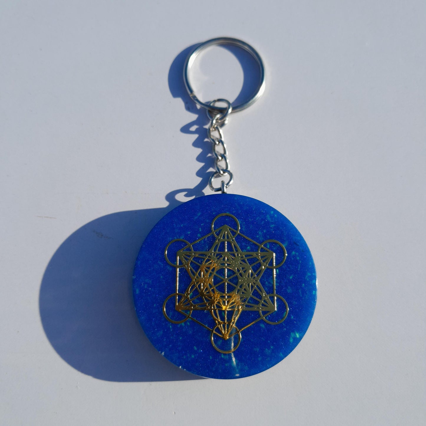 Llavero Orgonita con Flor de la Vida y Flor de Loto Azul, Shunguita- Protección Energética, Amuleto Espiritual Hecho a Mano