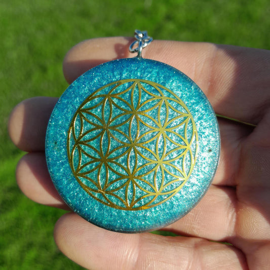 Llavero Orgonita Flor de la Vida Azul Cielo con Shungita - Protector Energético 5G, Amuleto Espiritual Hecho a Mano