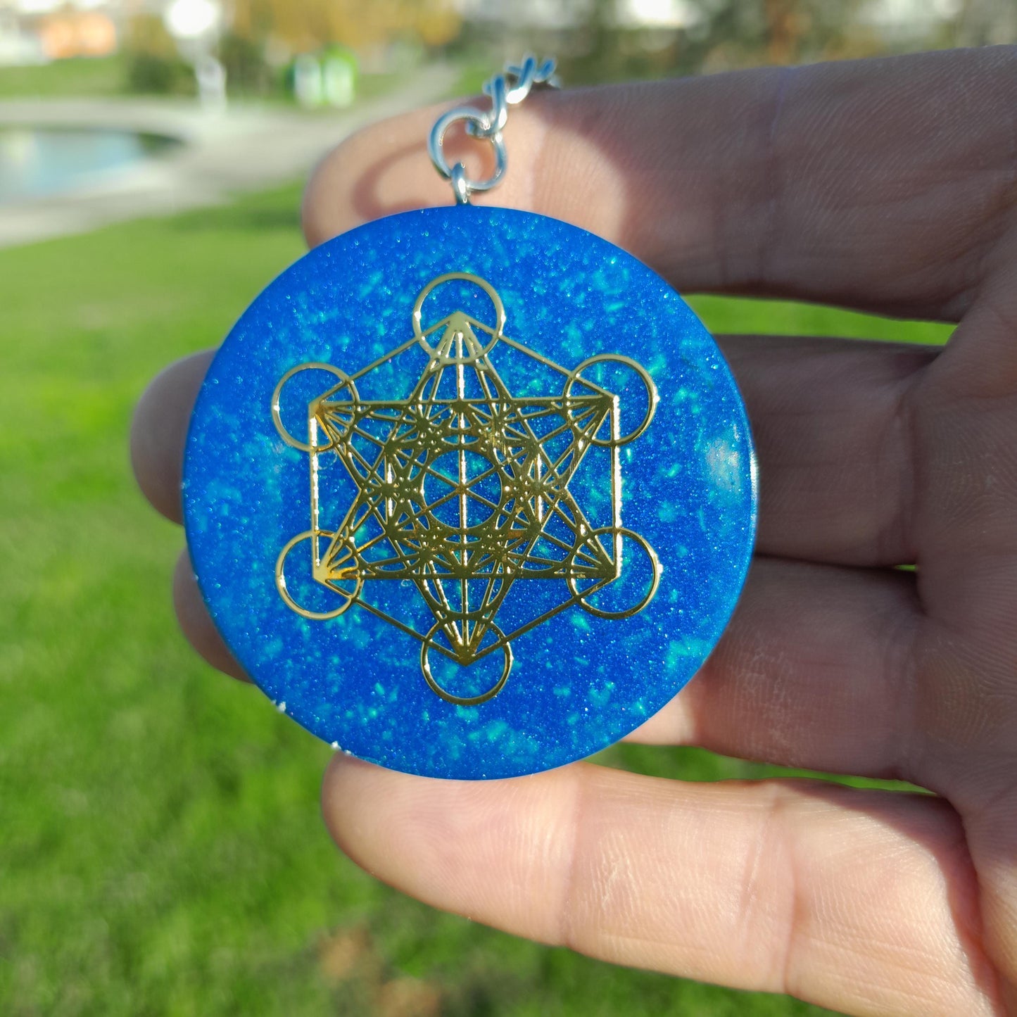 Llavero Orgonita con Flor de la Vida y Flor de Loto Azul, Shunguita- Protección Energética, Amuleto Espiritual Hecho a Mano