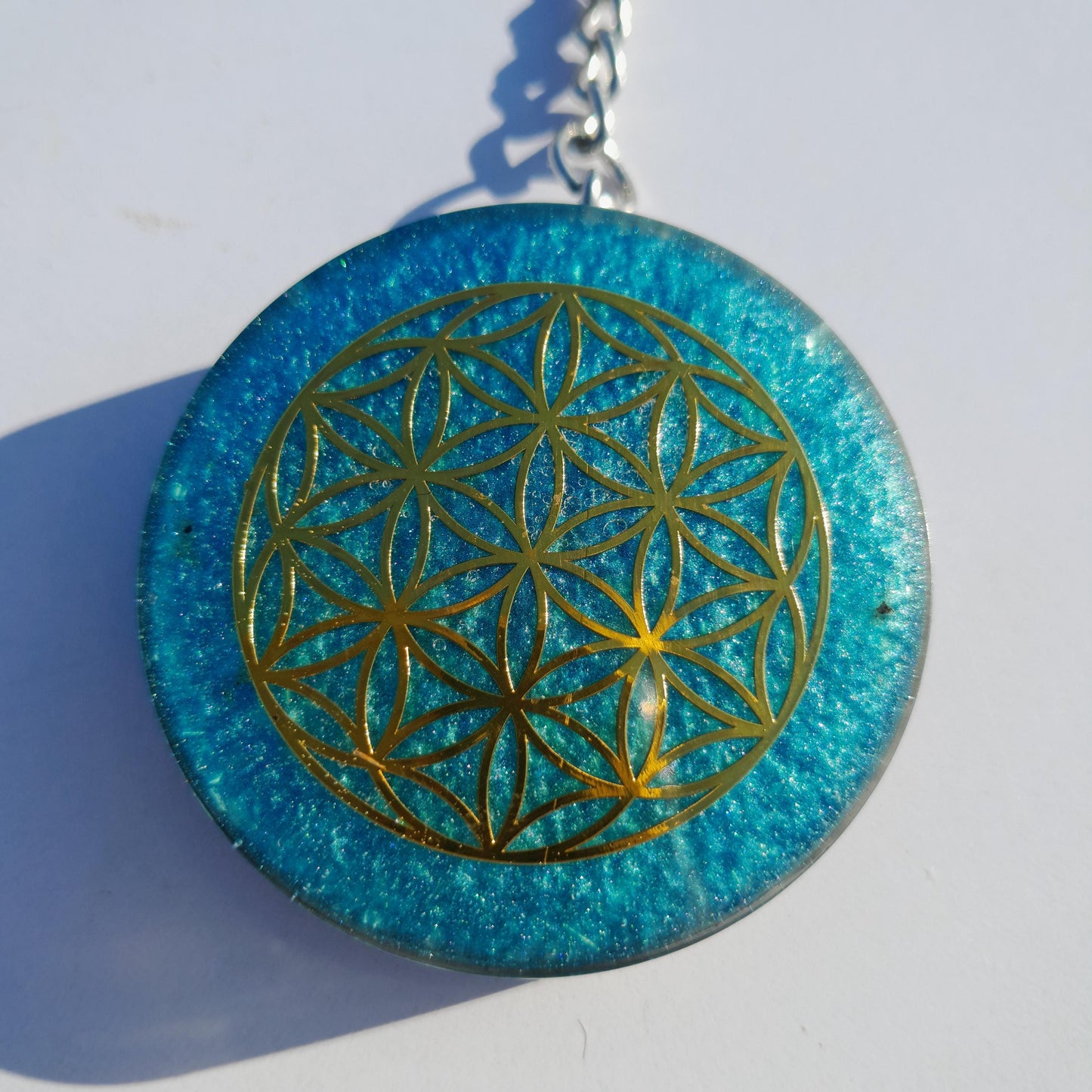 Llavero Orgonita Flor de la Vida Azul Cielo con Shungita - Protector Energético 5G, Amuleto Espiritual Hecho a Mano