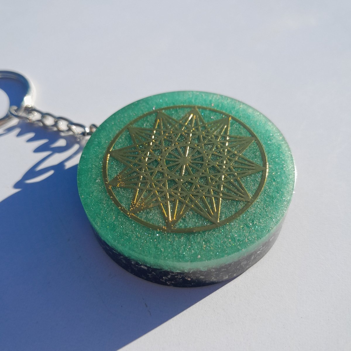 Llavero Orgonita Estrella de 12 Puntas Verde con Shungita - Mundo Orgon LTD