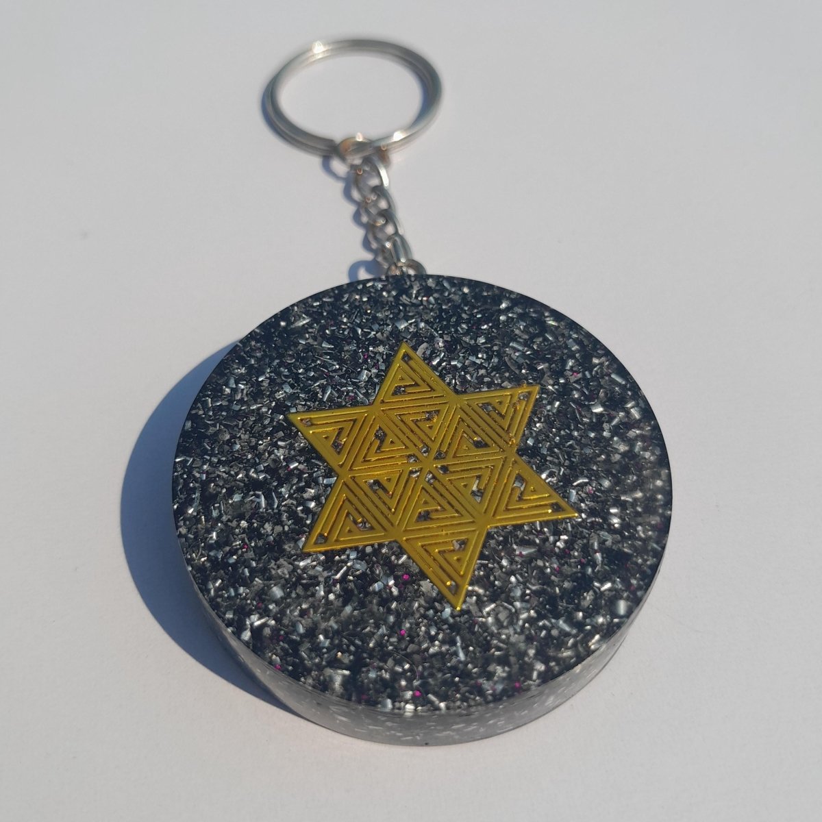 Llavero Orgonita Estrella de 6 Puntas con Shungita - Mundo Orgon