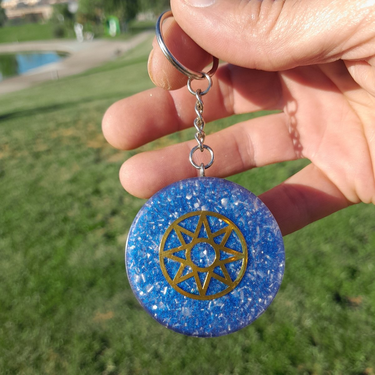 Llavero Orgonita Estrella de 8 Puntas Azul con Shungita - Mundo Orgon LTD