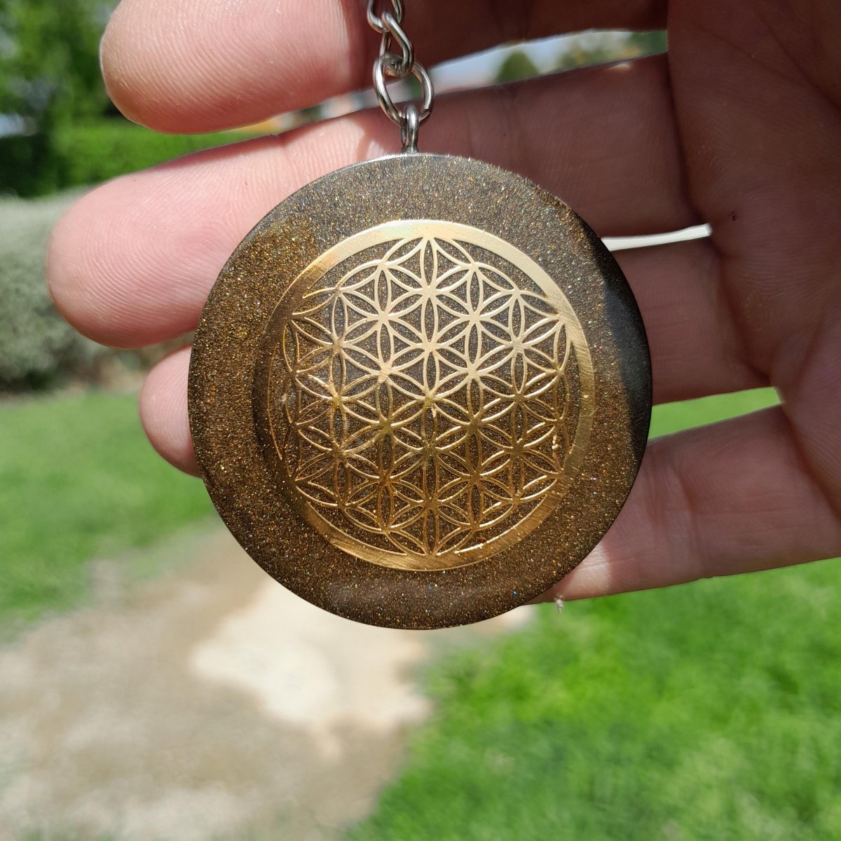 Llavero Orgonita Flor de la Vida Marrón con Shunguita - Mundo Orgon