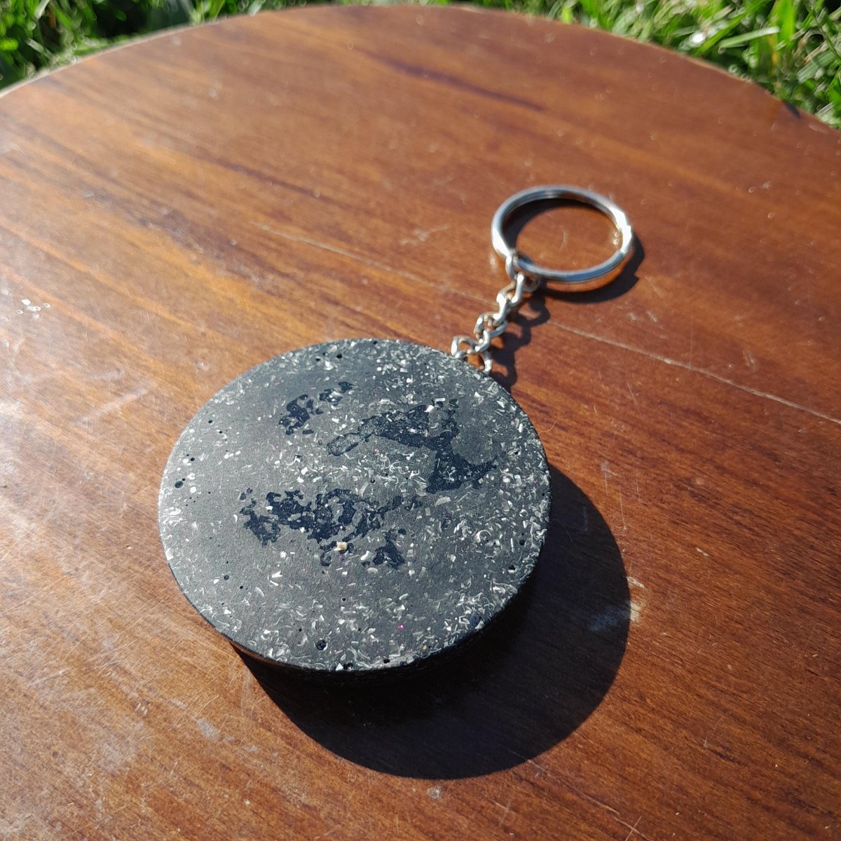 Llavero Orgonita Torus con Shunguita - Protector Energético 5G - Mundo Orgon