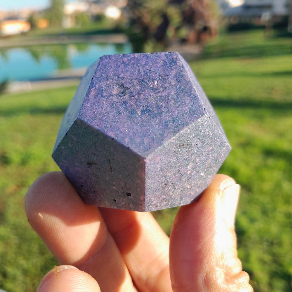 Mini Dodecaedro Orgonita Violeta con Pigmentos de Mica - Mundo Orgon
