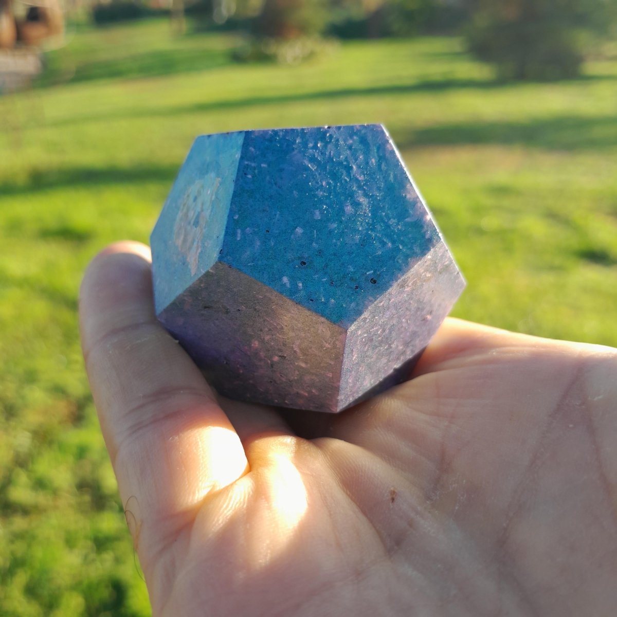 Mini Dodecaedro Orgonita Violeta con Pigmentos de Mica - Mundo Orgon