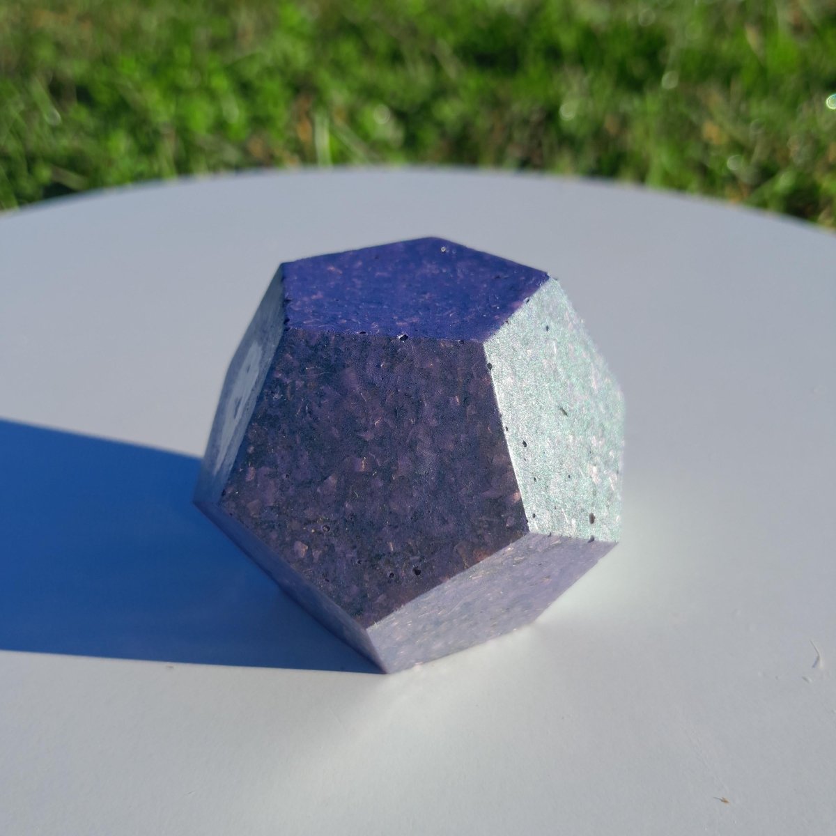 Mini Dodecaedro Orgonita Violeta con Pigmentos de Mica - Mundo Orgon