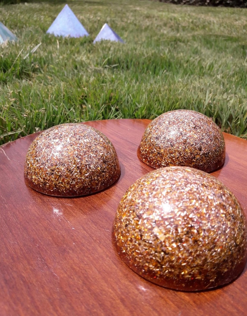 Orgonita Semiesfera Color Caramelo - Mundo Orgon