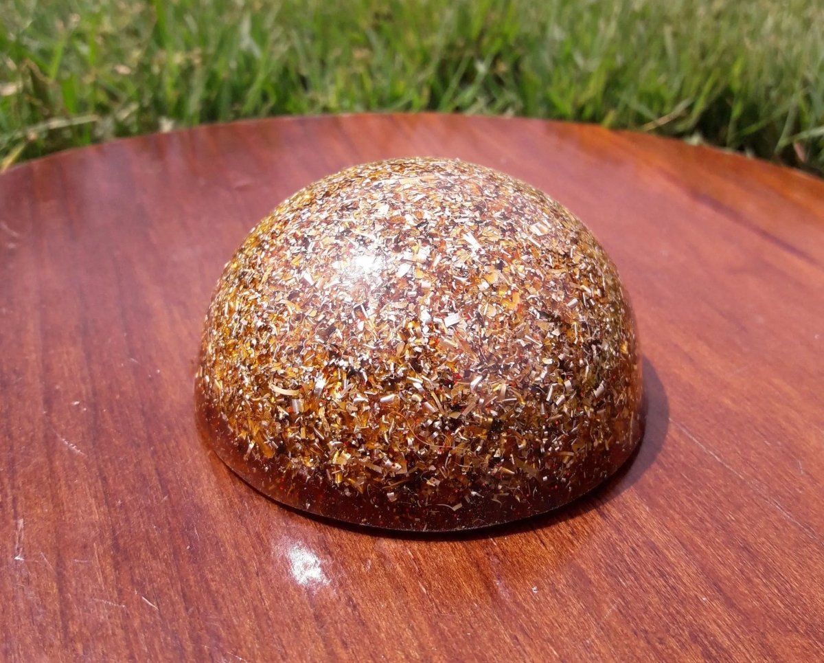 Orgonita Semiesfera Color Caramelo - Mundo Orgon
