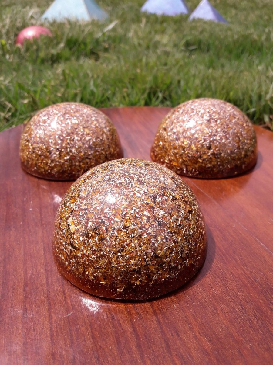 Orgonita Semiesfera Color Caramelo - Mundo Orgon